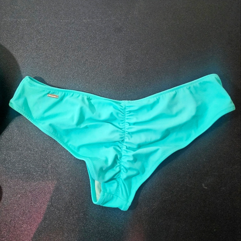 Victoria Secret Swimsuit - Picture 4 of 7
